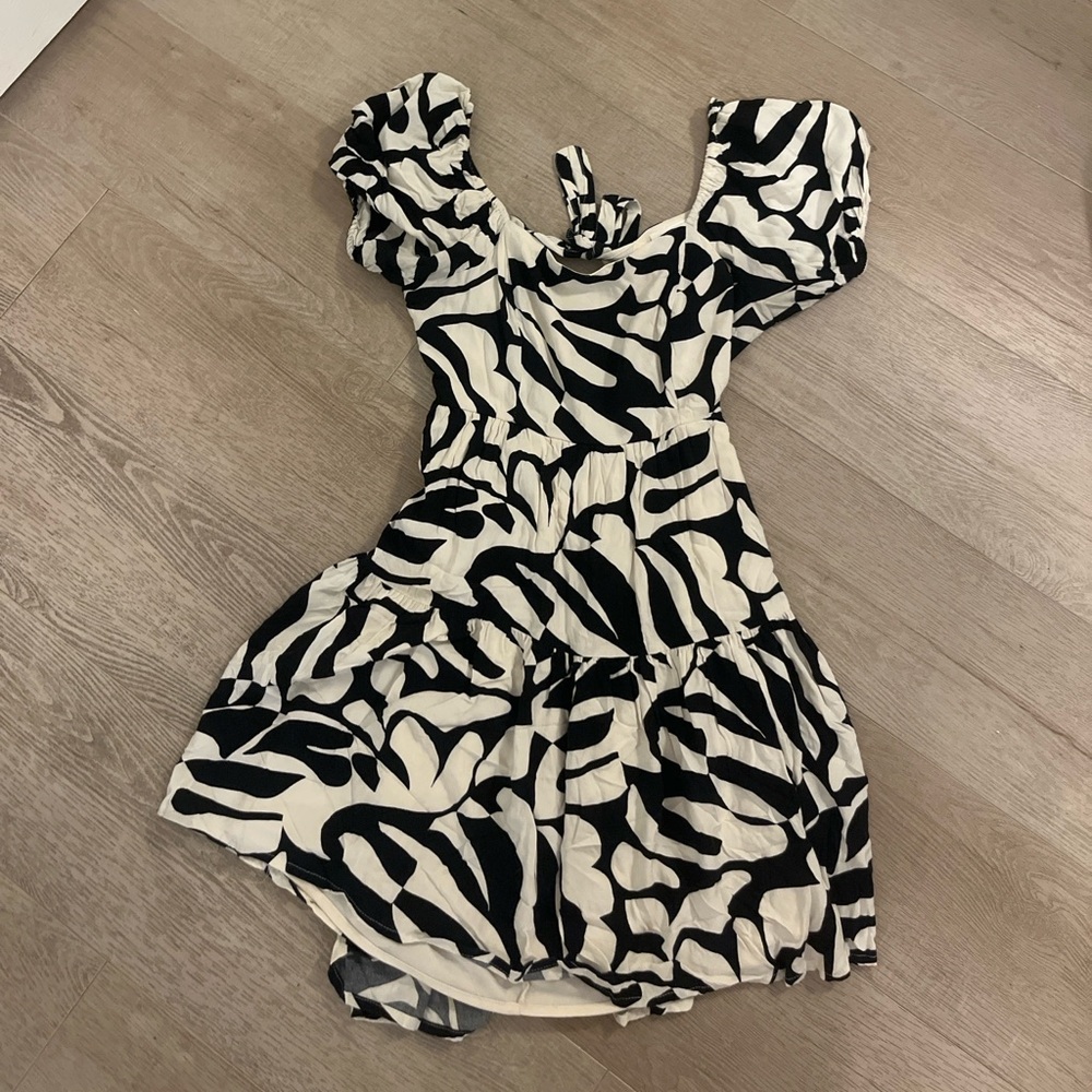 Target Black & White Zebra-Print Puff-Sleeve Casual Dress